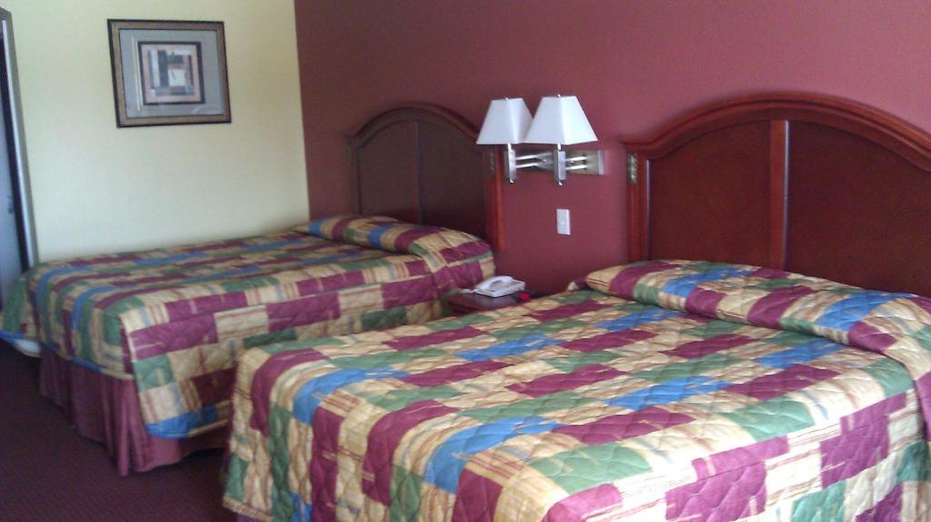 Scottish Inns Suites East Sam Houston Pkwy North チャネルヴュー 部屋 写真