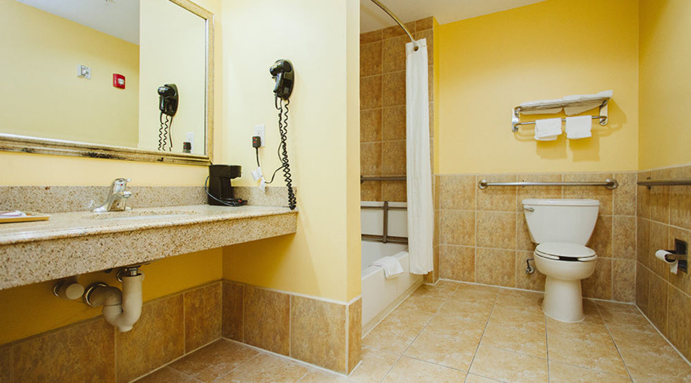 Scottish Inns Suites East Sam Houston Pkwy North チャネルヴュー エクステリア 写真