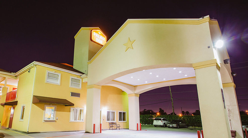Scottish Inns Suites East Sam Houston Pkwy North チャネルヴュー エクステリア 写真